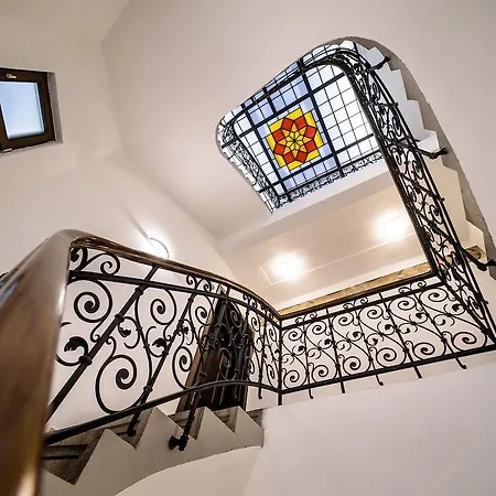 Unique Central Square Business Apt. Hradec Kralove Exterior photo
