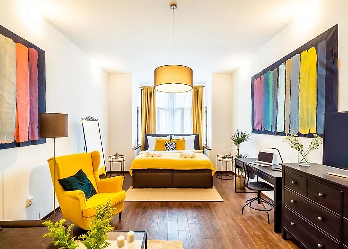 Unique Central Square Business Apt.