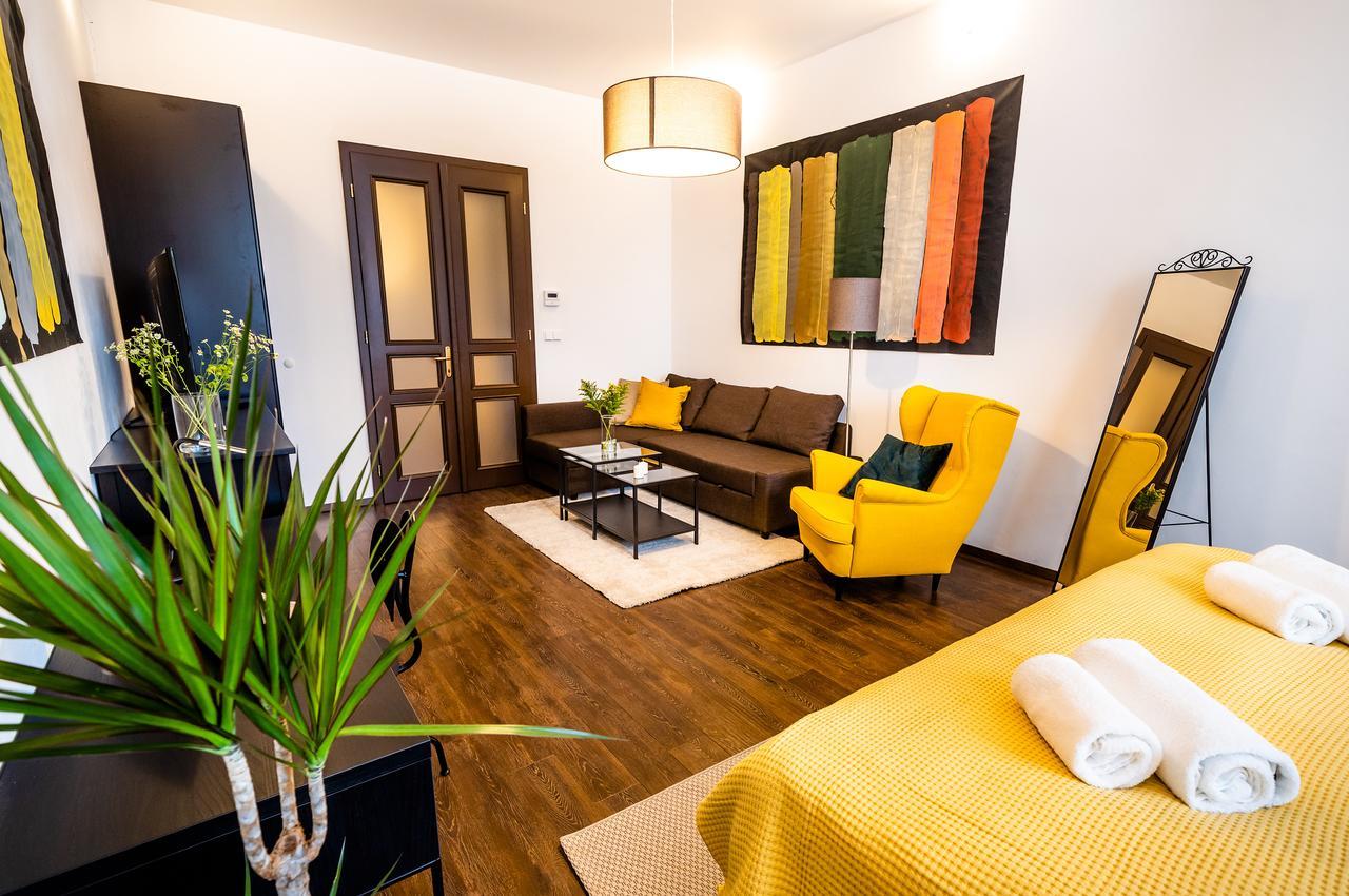 Unique Square Business Apt. Apartment