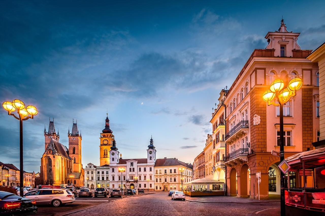 Unique Square Business Apt. Hradec Kralove